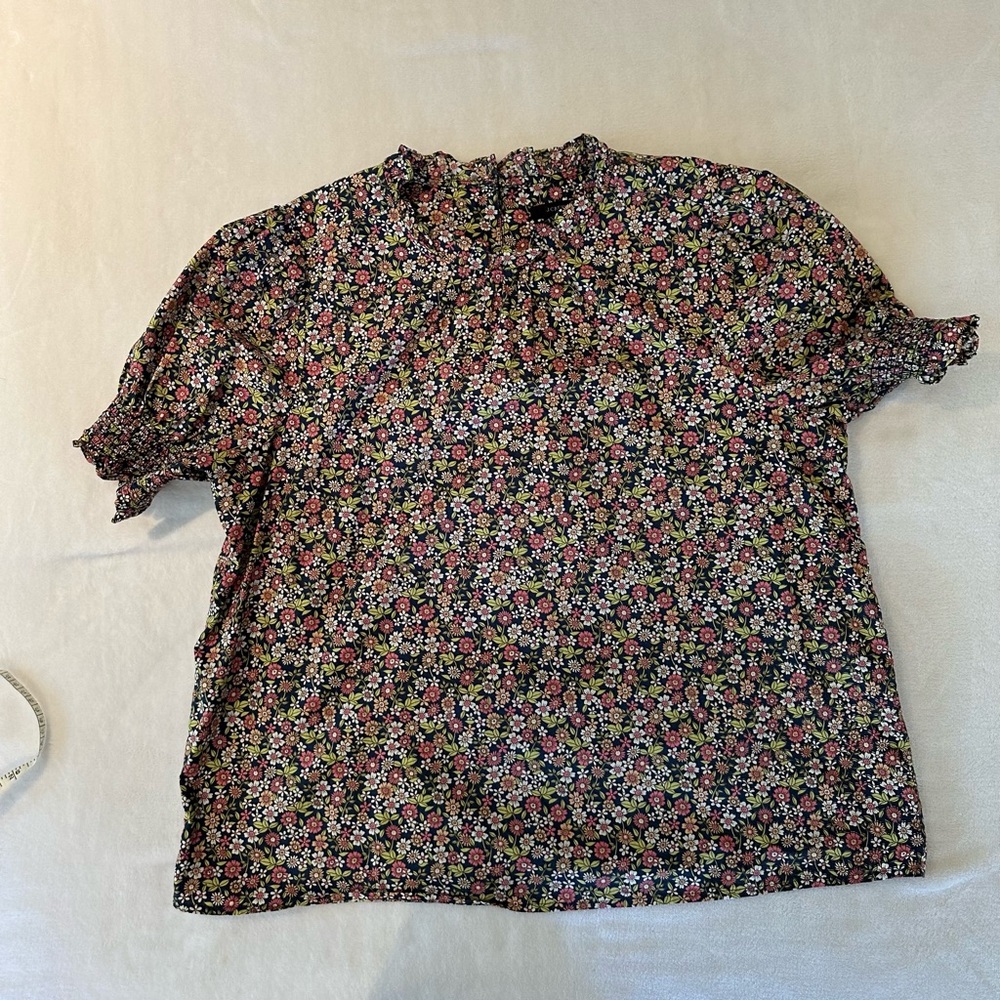 J Crew - short sleeve blouse- size XL - navy floral - 100% cotton